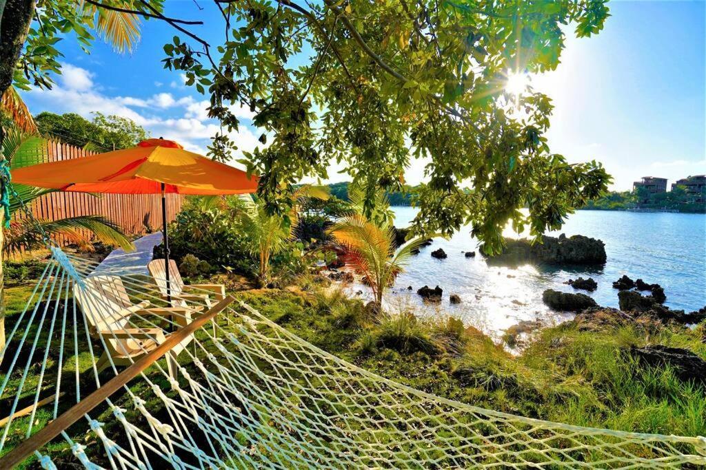The Dock Resort Over Water Retreat West End Eksteriør bilde