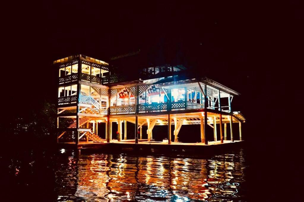 The Dock Resort Over Water Retreat West End Eksteriør bilde