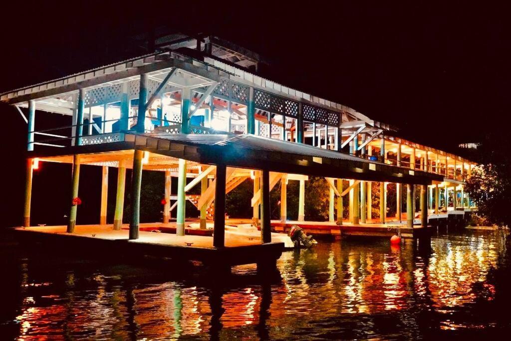 The Dock Resort Over Water Retreat West End Eksteriør bilde