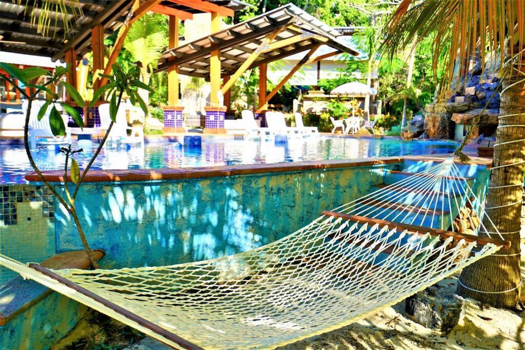 The Dock Resort Over Water Retreat West End Eksteriør bilde